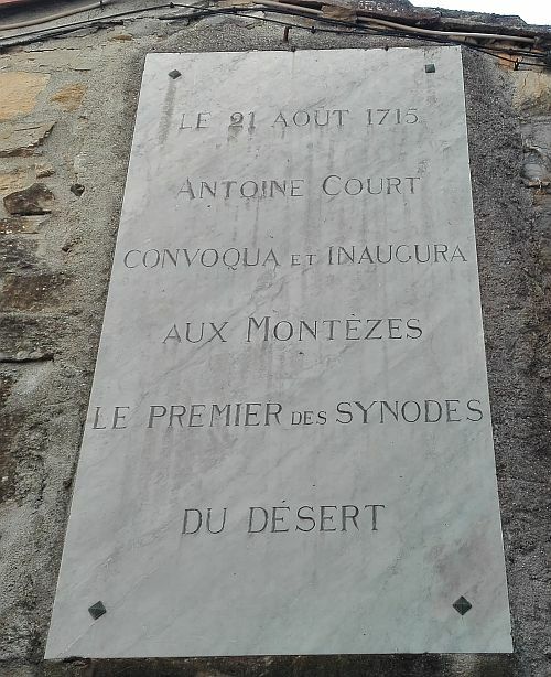 Plaque commémorative du 1er synode du Désert à Monoblet.